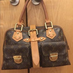 Louis Vuitton GM monogram purse